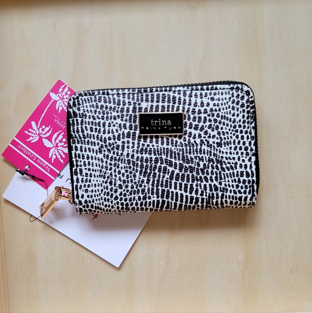 NWT Trina Turk Black & White Geometric Crocodile Zip-Around Vegan Leather Wallet